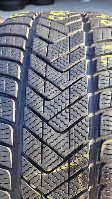 SET 4 Anvelope Iarna 245/45 R18 + 275/40 R18 PIRELLI Sottozero 3 RSC XL (BMW Original) Runflat