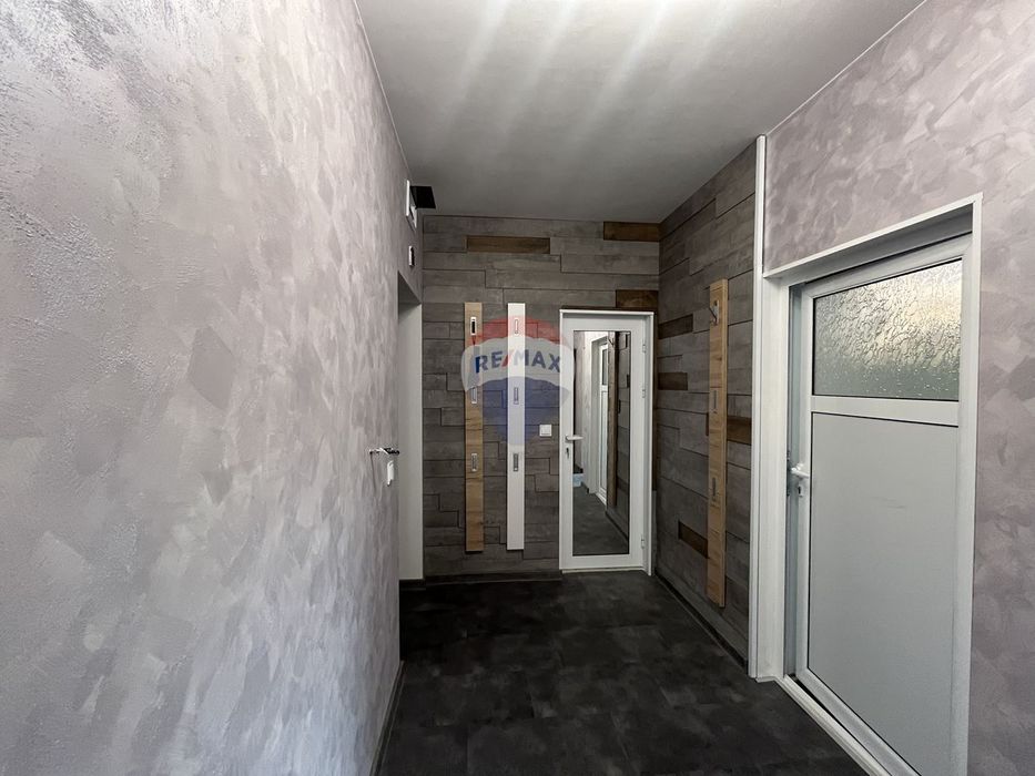 Продава се Тристаен апартамент в Варна, Младост 1 - 106 кв.м за 2076 €/кв.м - Снимка #11