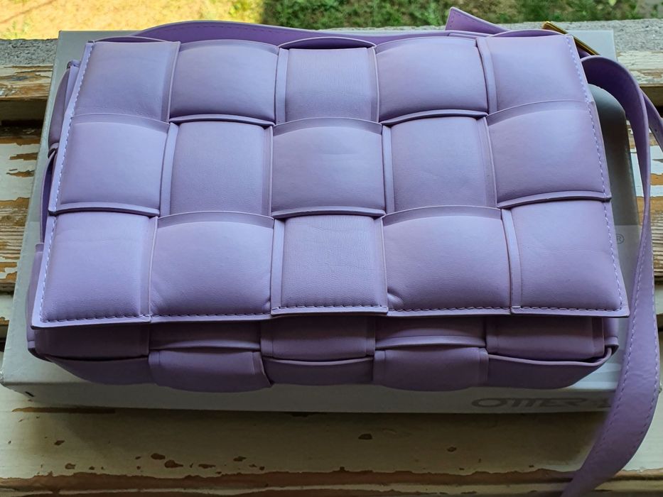 Geantă de umăr lila, nouă