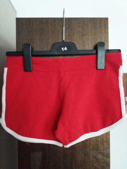 Pantaloni scurti de trening