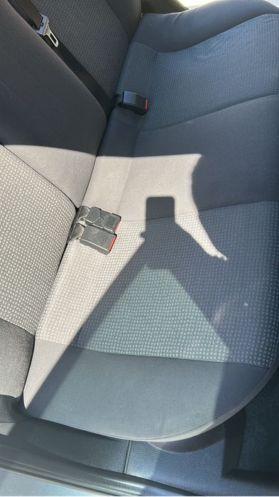 Curatat canapele scaune tapiterii masina