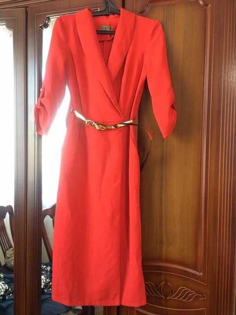 платье красное стильное