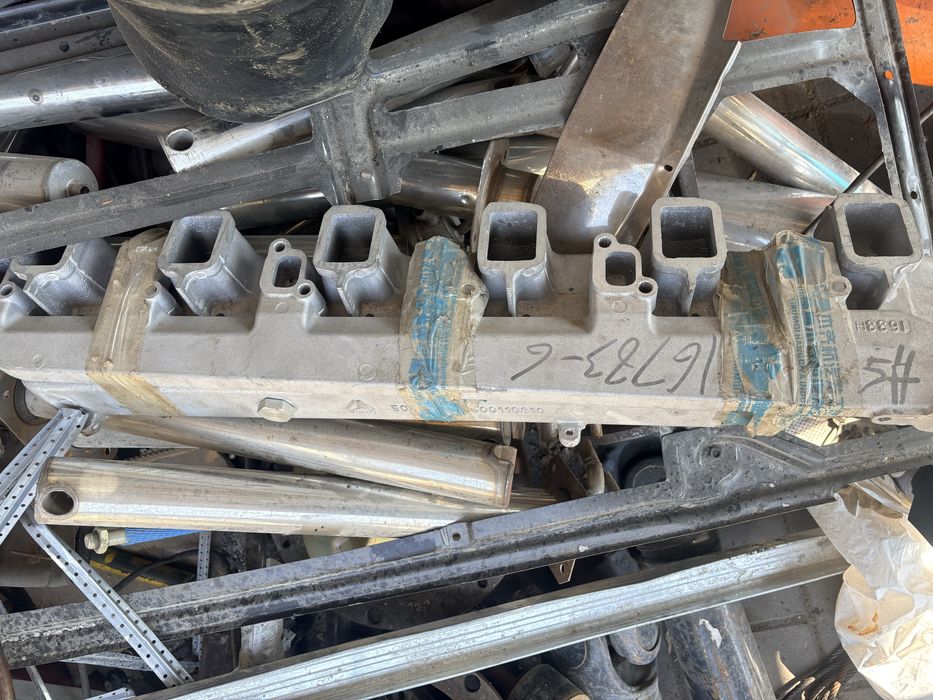 Продам коллектор двигателя