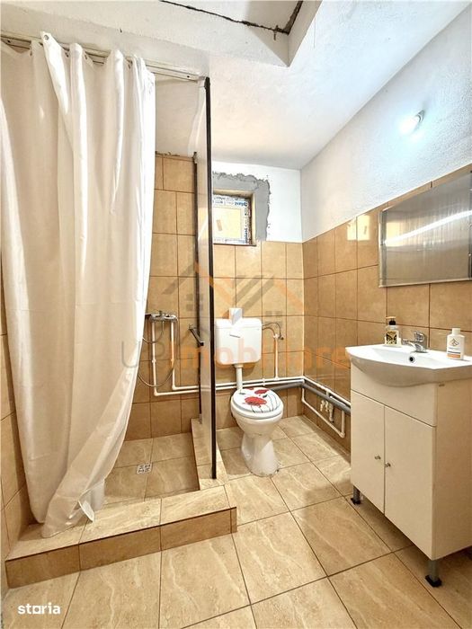 Casa De Vanzre | 4 Camere | 978 Mp Teren | Rosia | Bihor |