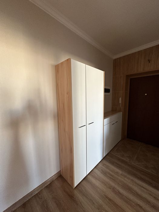 Продам шкаф в прихожую