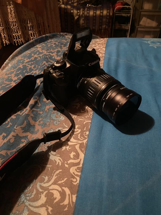 Фотоапарат Canon EOS 450D