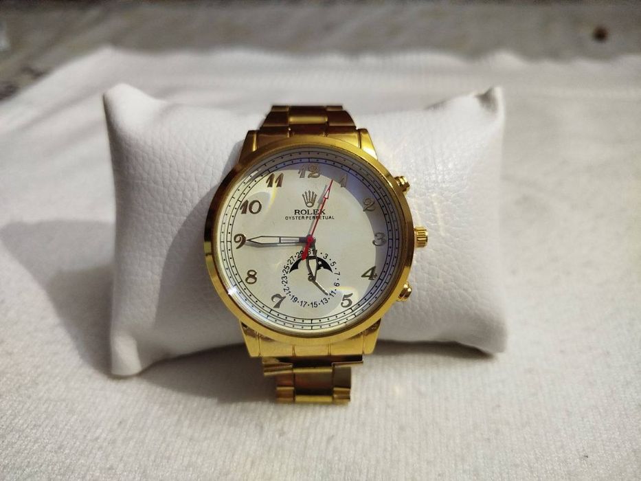 ROLEX soat tan narxida sotib oling