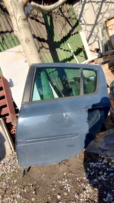 На части Клио 1,5 dci, 75Hp, 2012 г, двигател 164000 км.