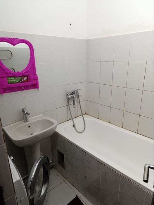 Roshshada 7 etajkada 3 xonali kivartira ijaraga beriladi