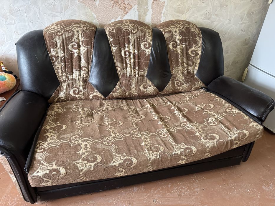 Продам Диван с креслом