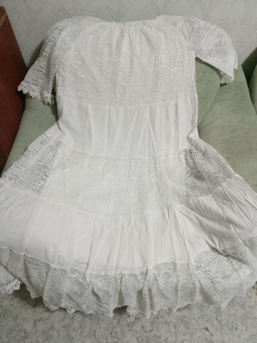 Продам два платья, женские б/у