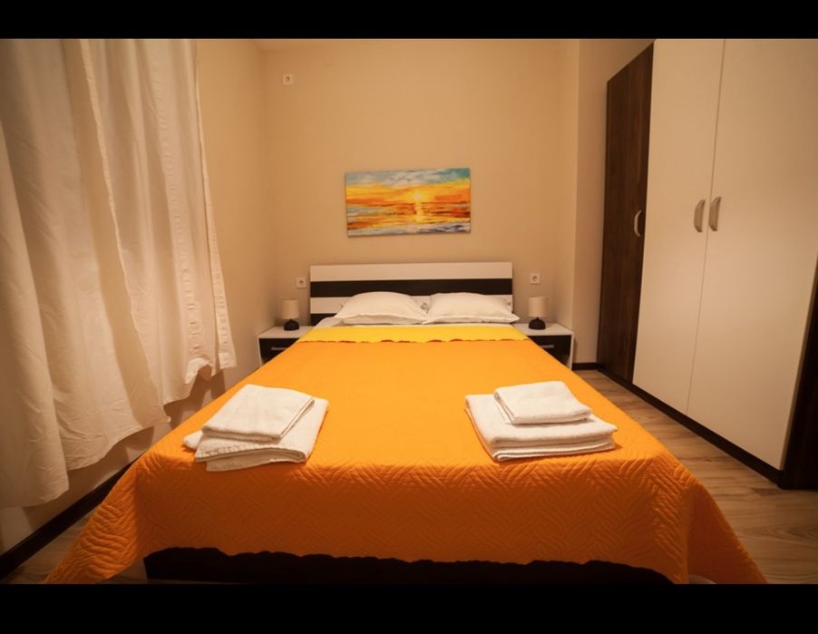 Спалня 140/200 + еднолицев матрак Гардероб и 2 нощтни шкафчета