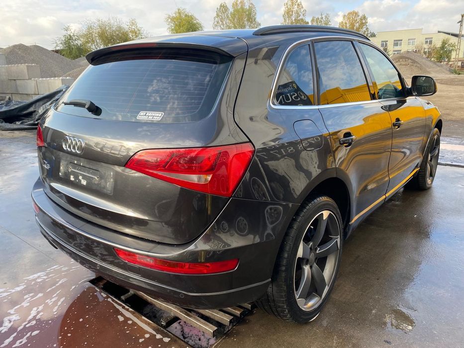 Dezmembrez Audi Q5 2.0tdi 4X4 cod motor CAHA