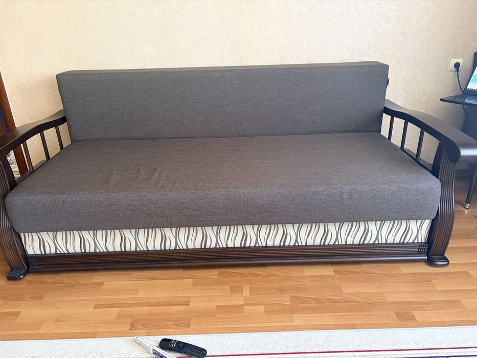 Продам диван почти новый