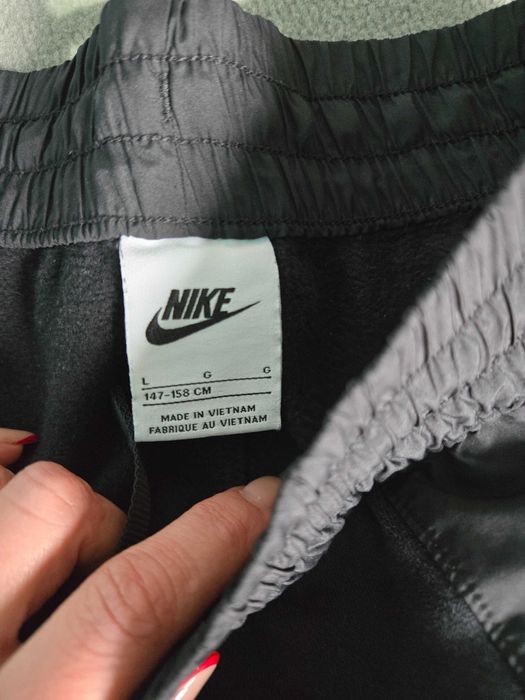 Анцунг и тениска nike