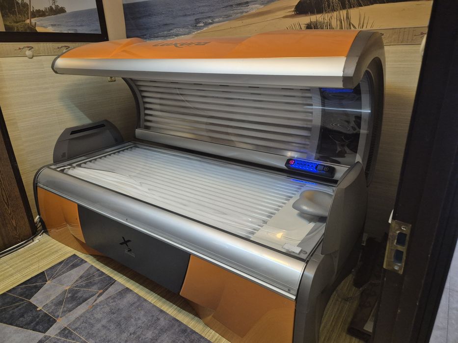 Продам солярий Luxura x7 горизонтальный.