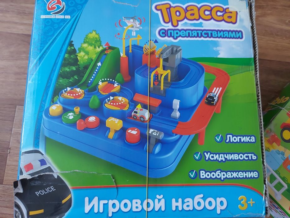 Конструктор и трасса с препятствиями