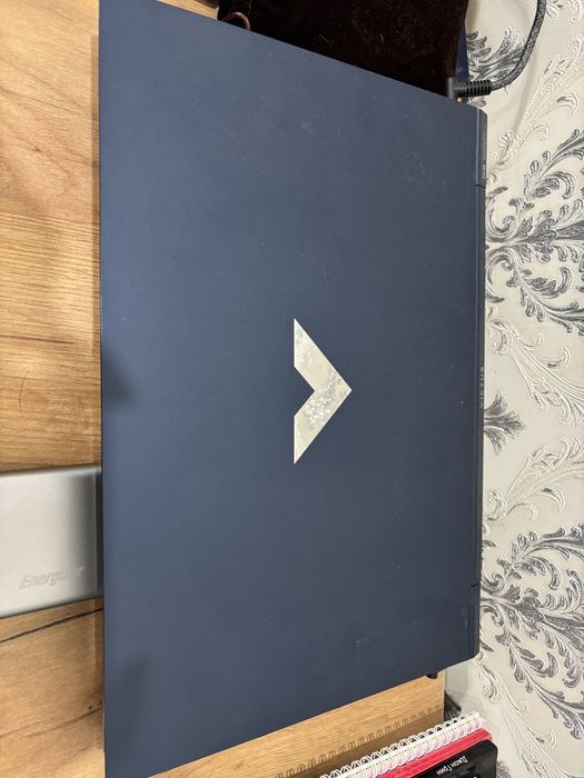 HP Victus 16-e1049