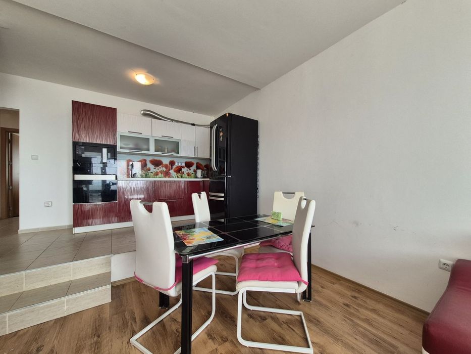 Дава се под наем Тристаен апартамент в с. Кошарица, Област Бургас - 85 кв.м за 359.04 € - Снимка #1