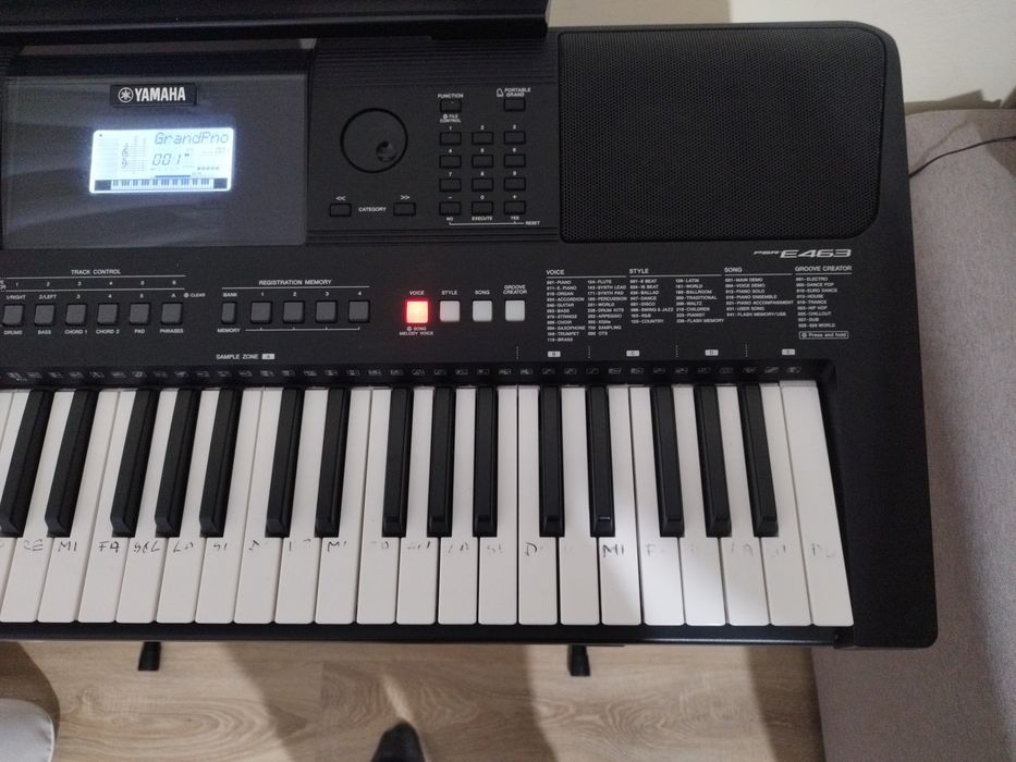 De vanzare orga Yamaha psr e 463