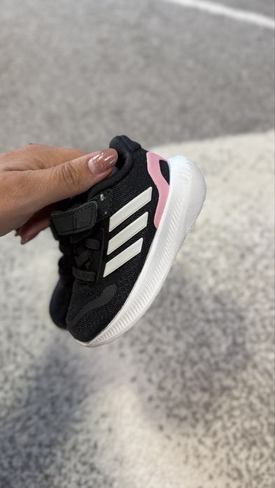 Adidasi adidas