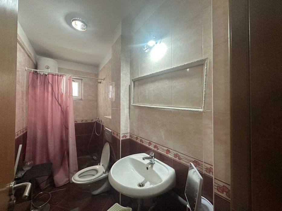 Апрартамент с три спални, 2 санитарни възела  и гараж