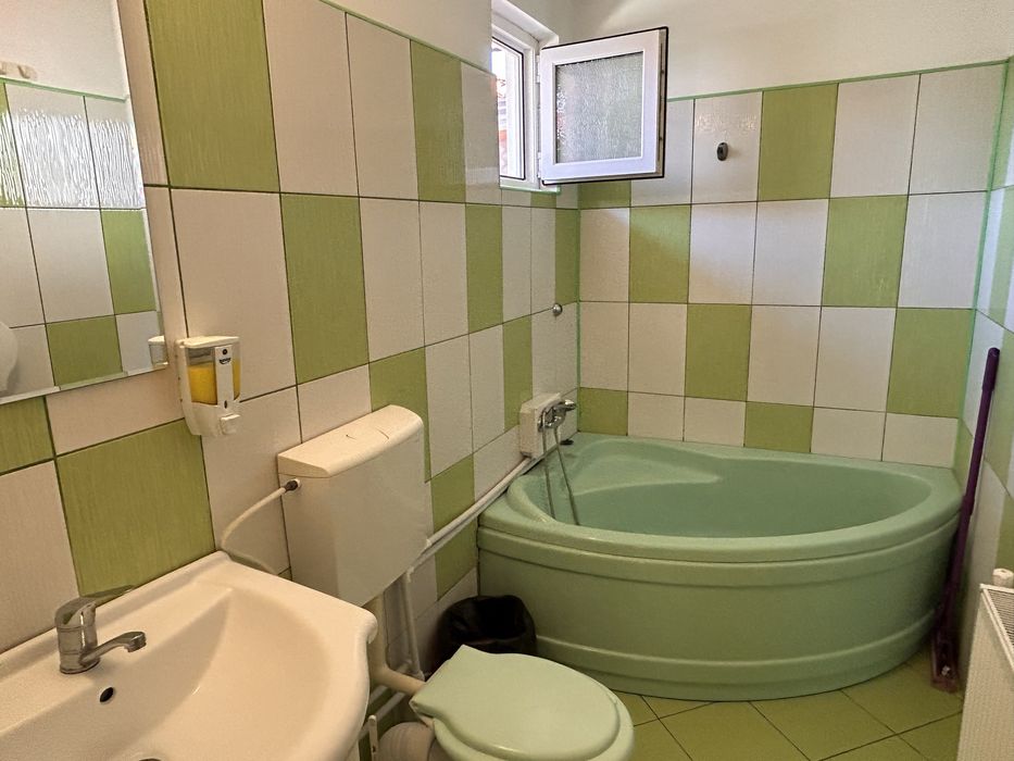 Pensiune  Vama Veche: 17 camere + magazin + apartament