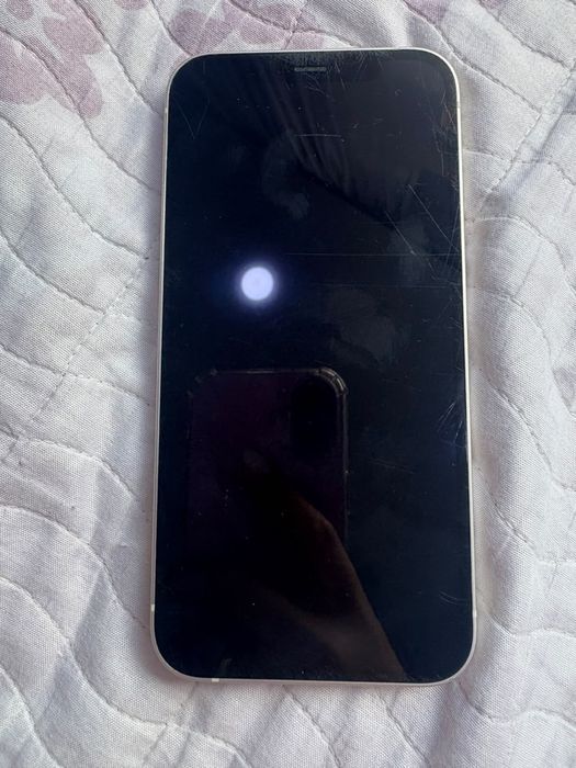 Продам iphone12. Цена 60 тыс окончательно. В хорошем состоянии.