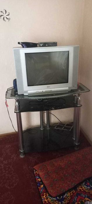 Postavka televizor bilan sotiladi