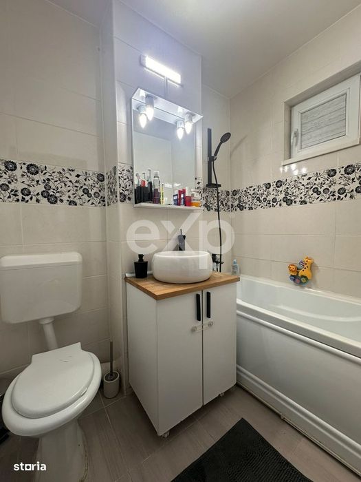 Apartament decomandat cu 3 camere, renovat recent, centrala proprie