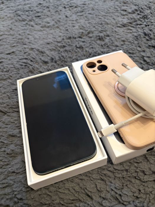 iPhone 13 - 128GB - Liber de retea - Resetat