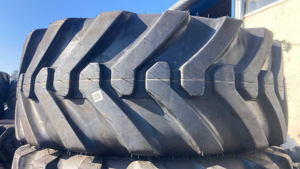 Гуми багер 16.9-30