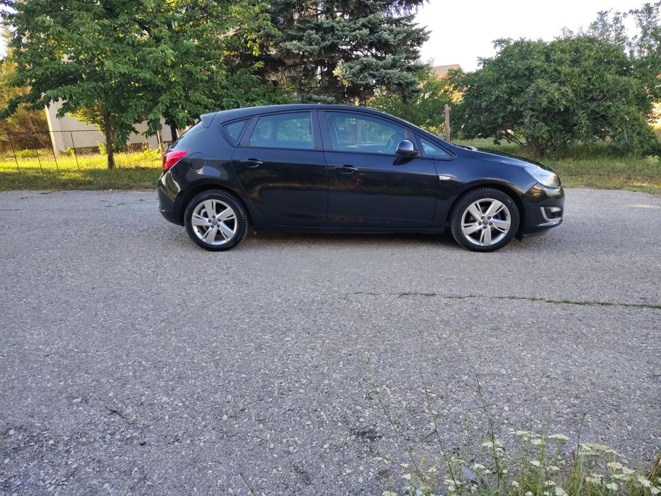 Opel Astra / Фабрична газ / 140кс. / Перфектно състояние / Нов внос