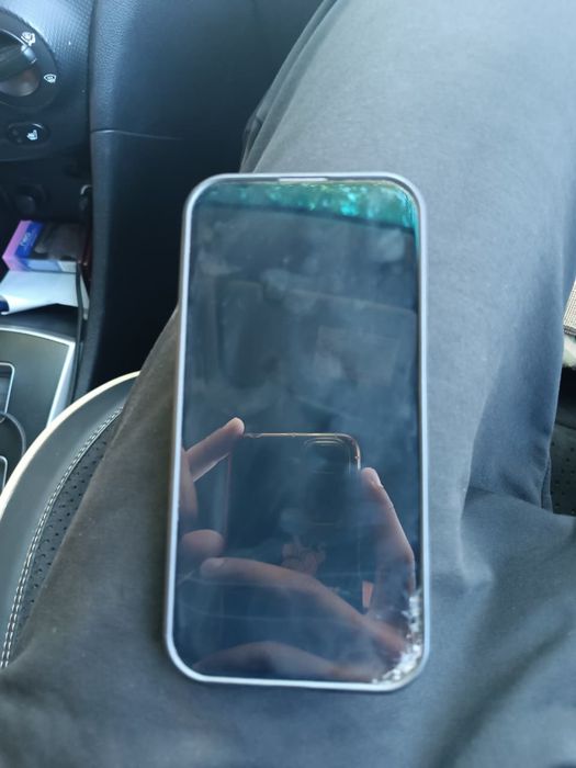 Продам Iphone 16 128 gb 100% аккум