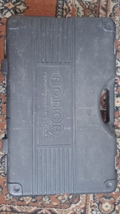 Продам професиональный набор инструментов