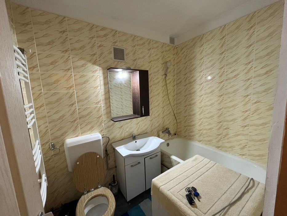 Închiriez garsonieră