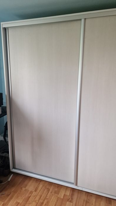 Vând dressing și pat