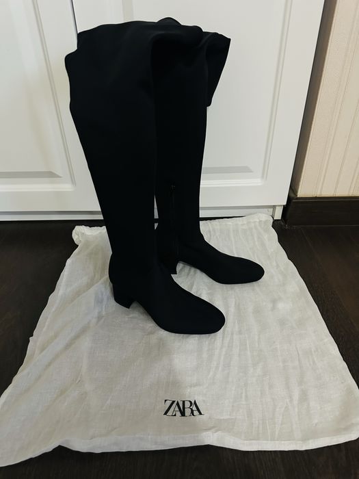 Cizme Zara , de dama masura 36 , negre , lungi peste genuhi
