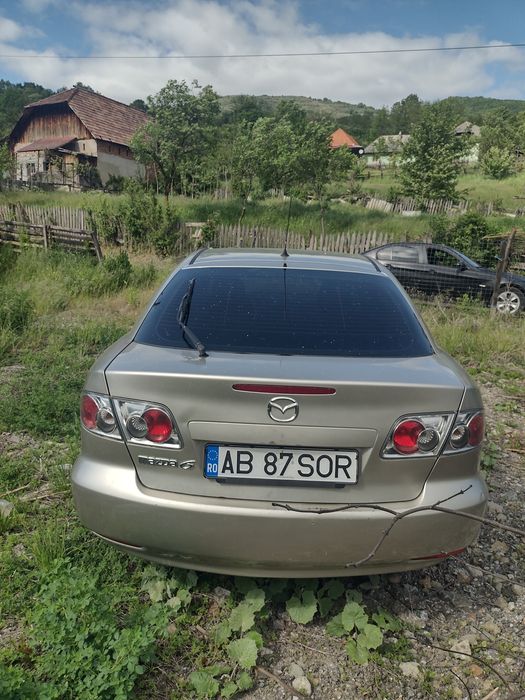 Vând Mazda completă pt dezmembrări