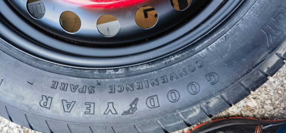 5 108 16 Цола Резервна гума Патерица