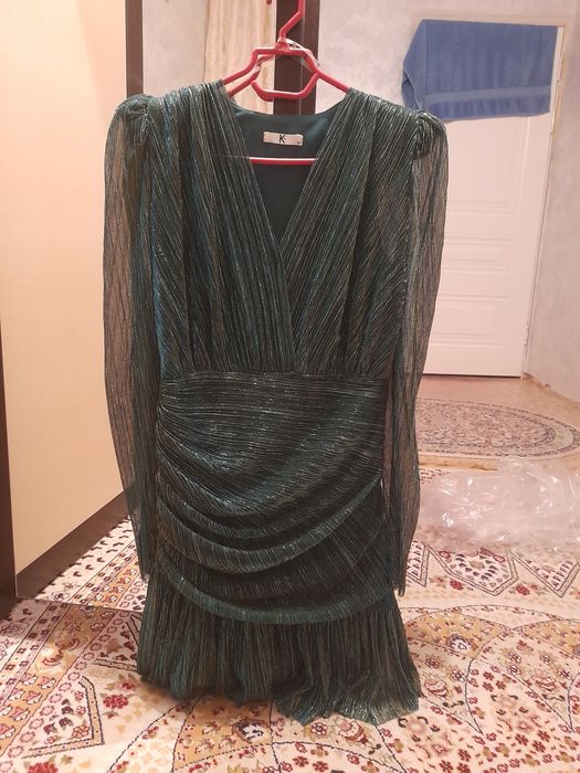 Вечерние платья размер М