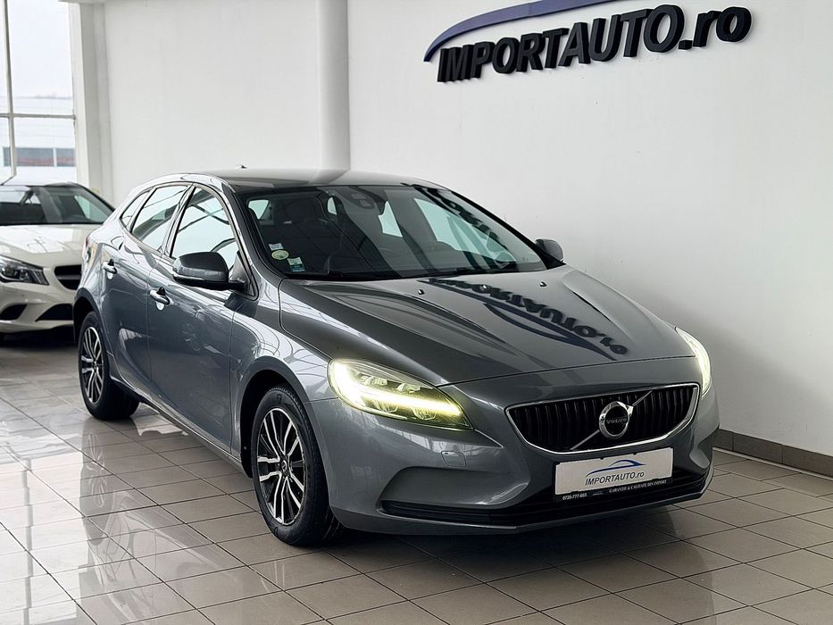 Volvo V40 DEALER/GARANTIE 1AN/NAVIGATIE/Ceasuri plasma/Full LED/Recent import