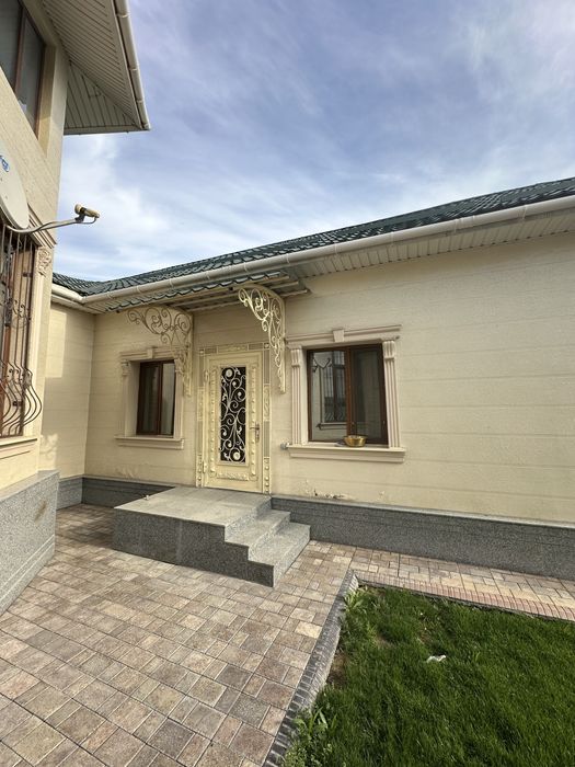 Продается благоустроенный дом в мкр Акниет