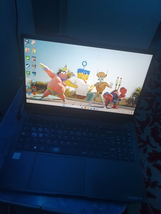 Vând leptop toshiba urgent. Negociabil