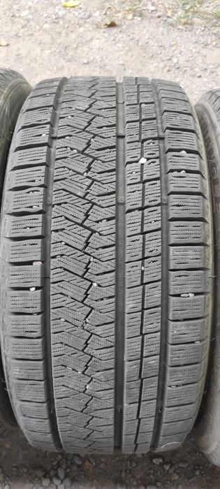 Комплект шин 245/40/18 triangle