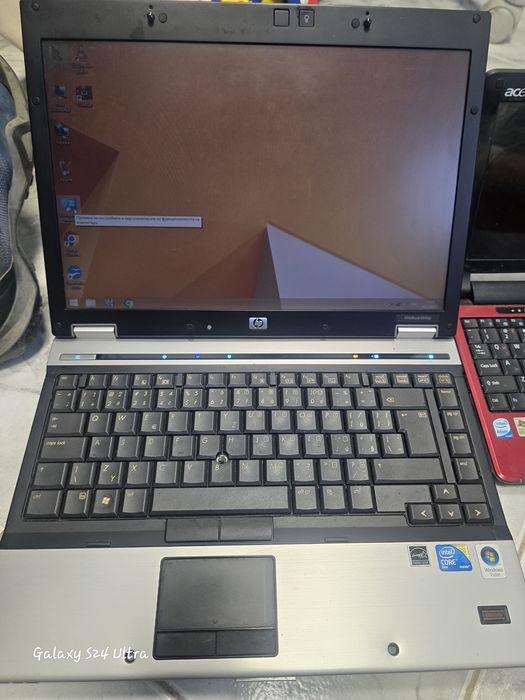 Лаптоп HP и Acer