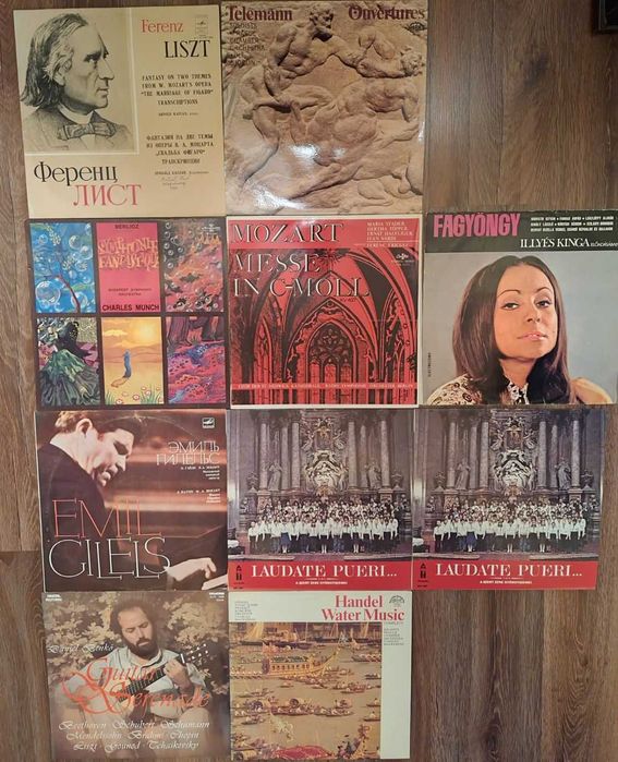 De vînzare discuri vechi de vinil