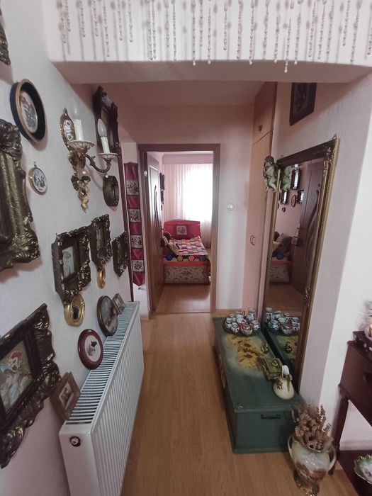 Vand ap 3 camere Robea etajul 1