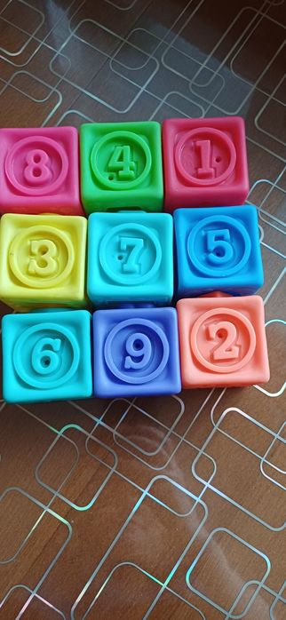 Лот бебешки играчки 6+ месеца