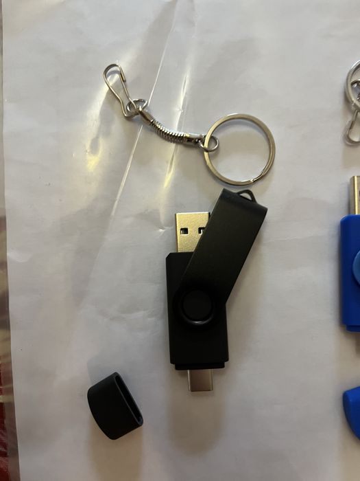 Флашка 4 Гб - нова